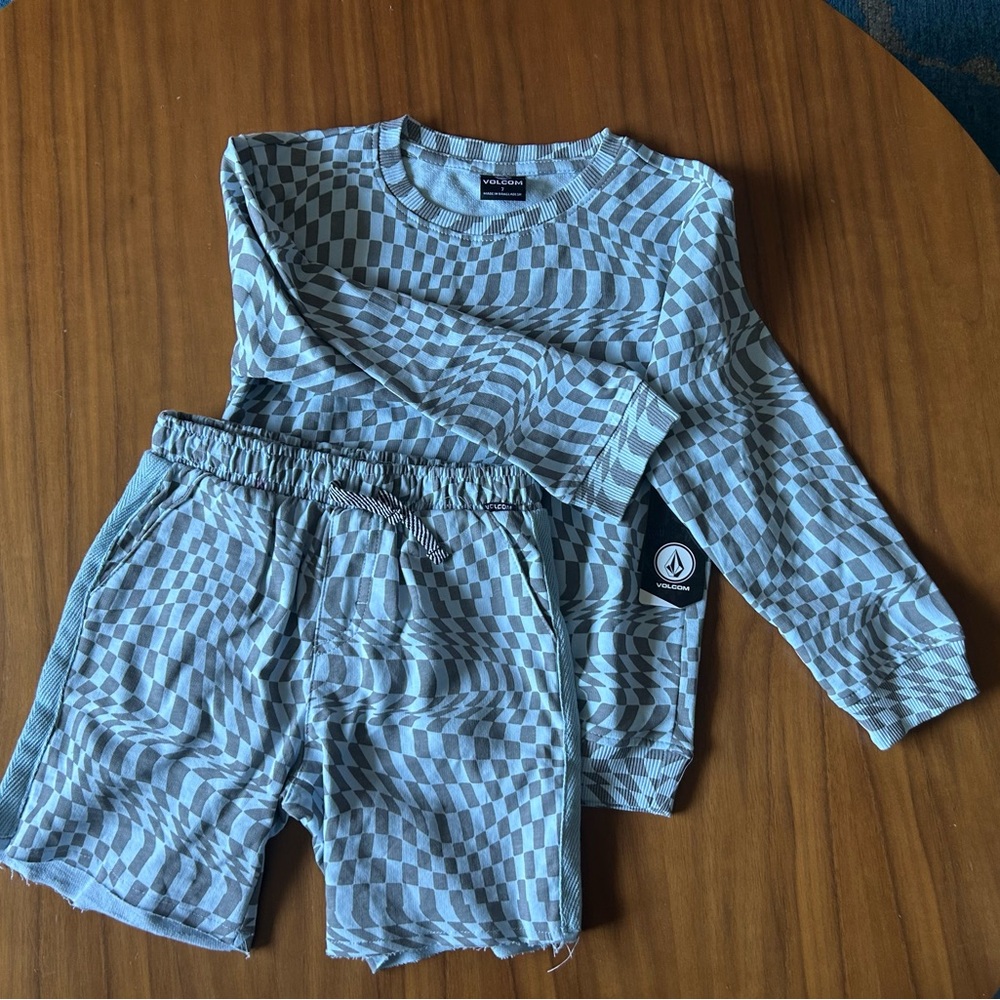 Volcom boys Gray Chevron Set - Picture 2 of 11